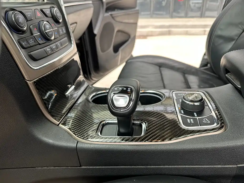 Jeep Grand Cherokee 2015 — фото 17