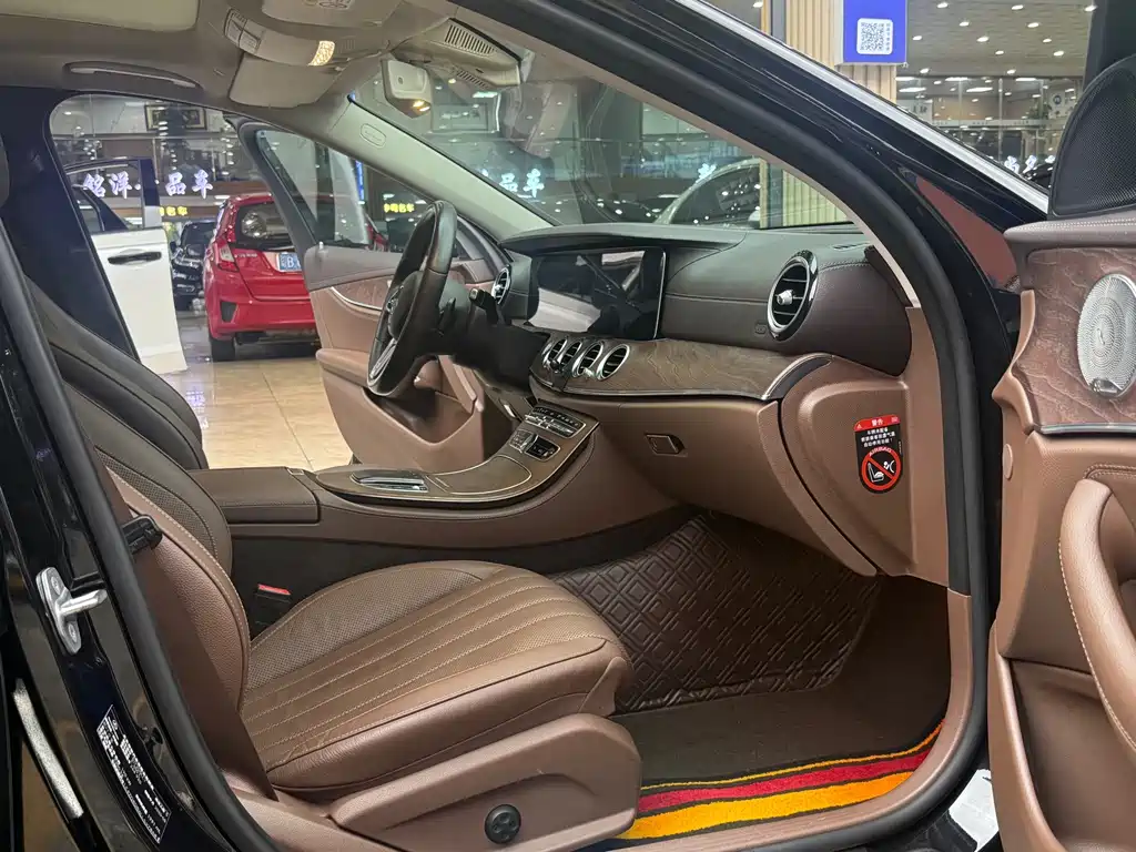 Mercedes-Benz E-Class 2020 — фото 14