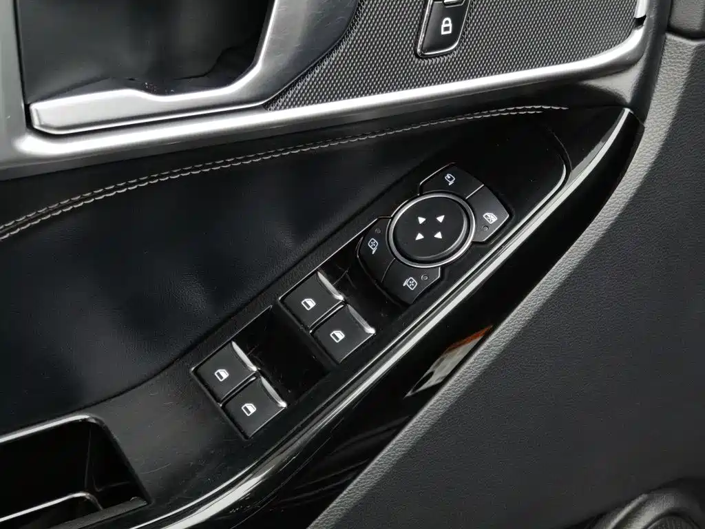 Ford Explorer 2022 — фото 9