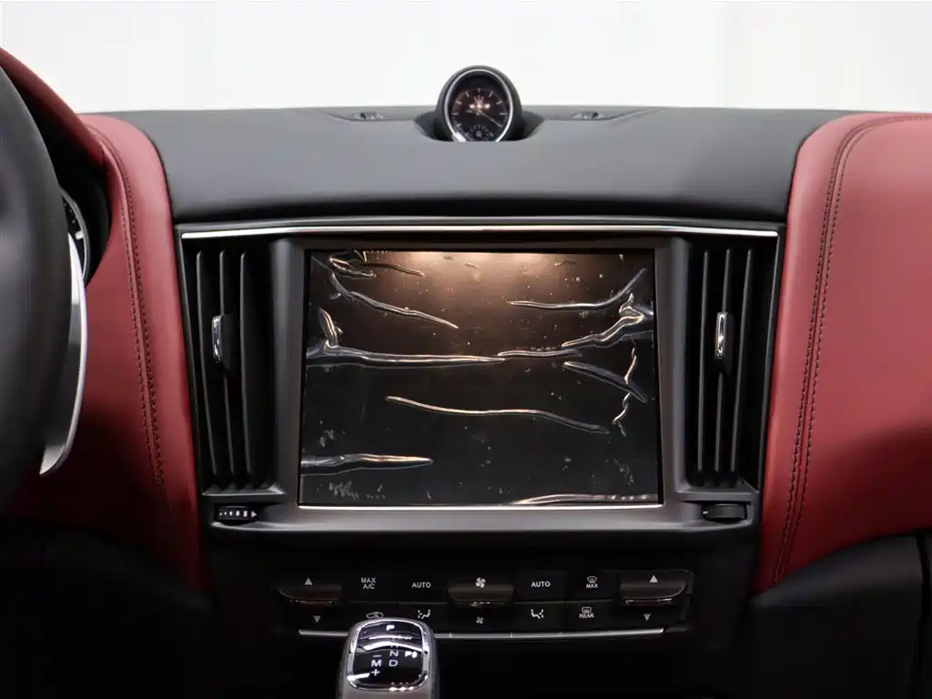 Maserati Levante — фото 11