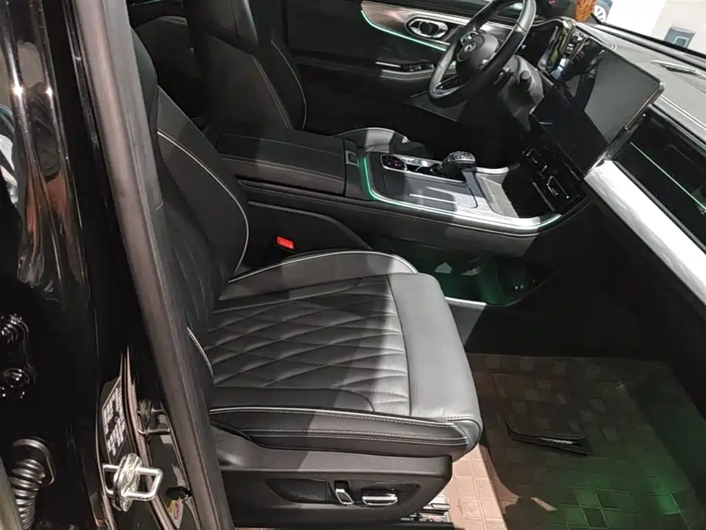 GAC Motor Trumpchi GS8 2023 — фото 25