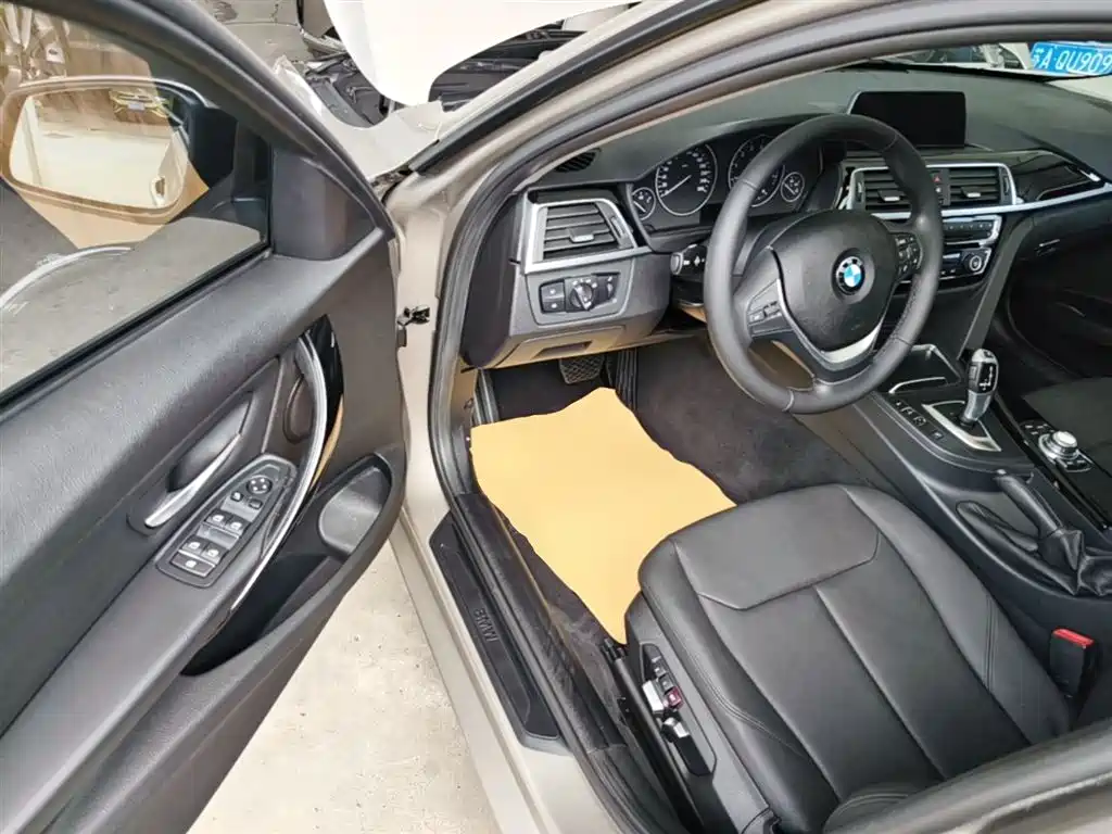 BMW 3 Series 2016 — фото 16