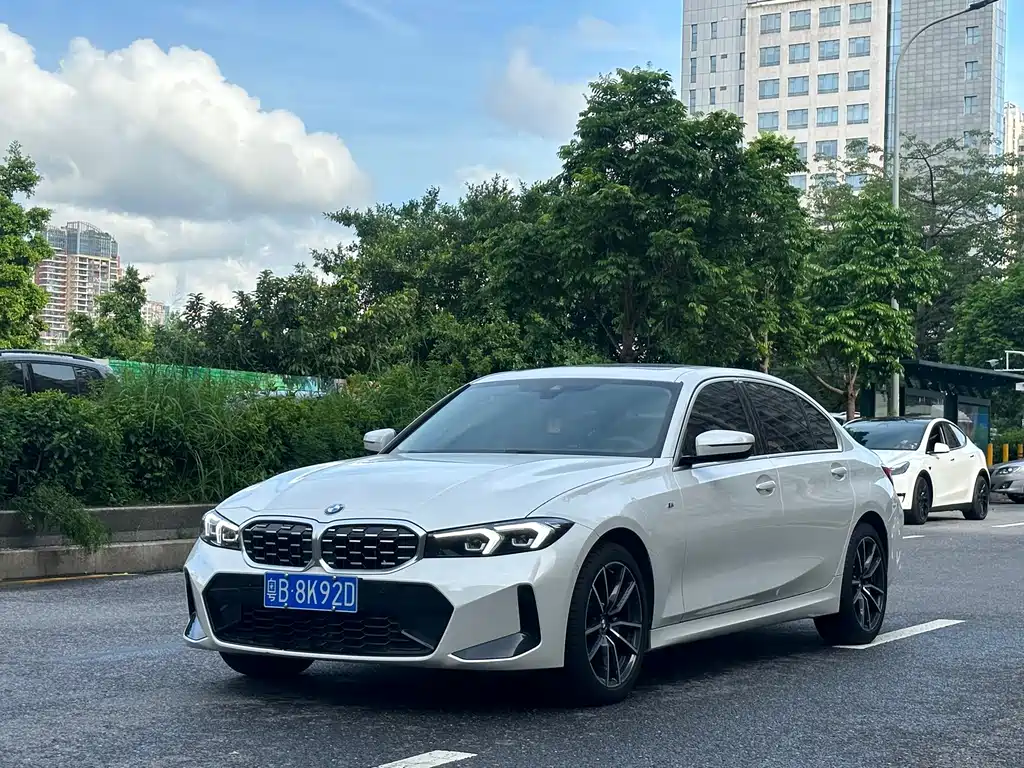BMW 3 Series 2024 — фото 1