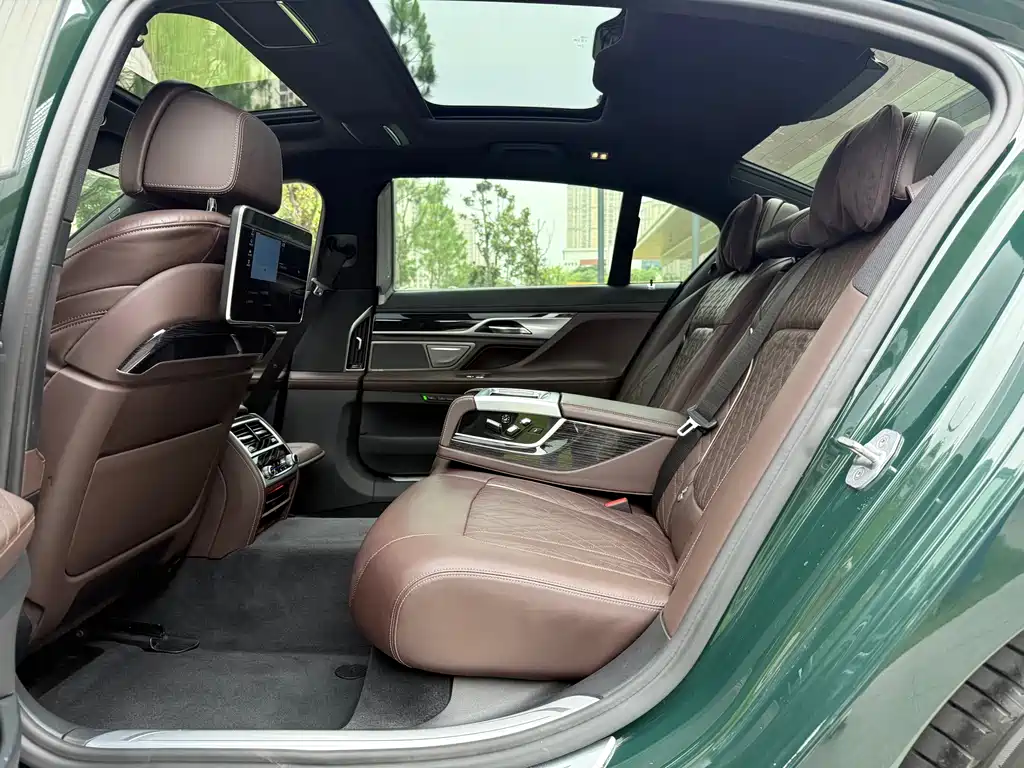 BMW 7 Series 2020 — фото 12