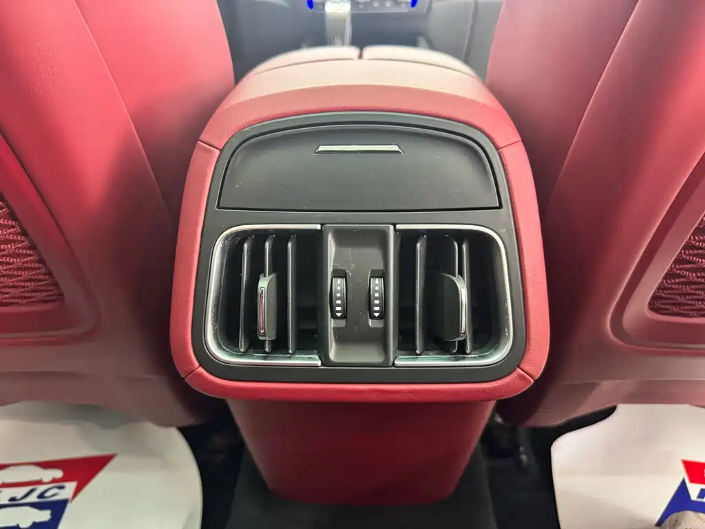 Maserati Levante 2021 — фото 18