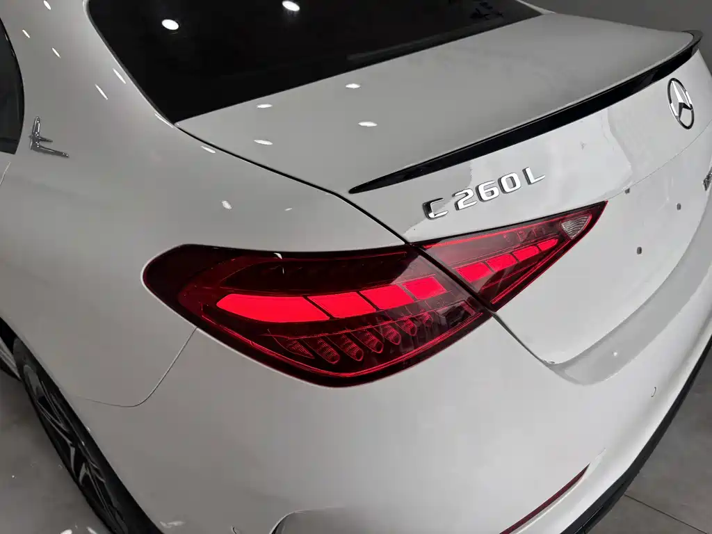 Mercedes-Benz C-Class 2025