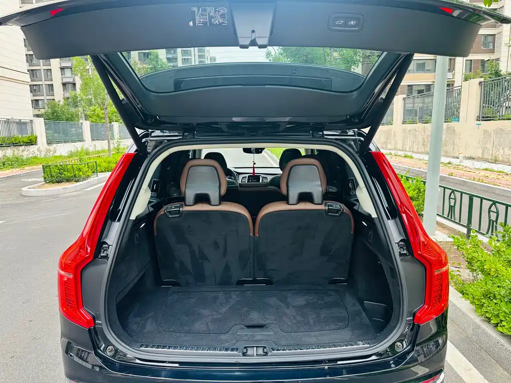 Volvo XC90 2019 — фото 14