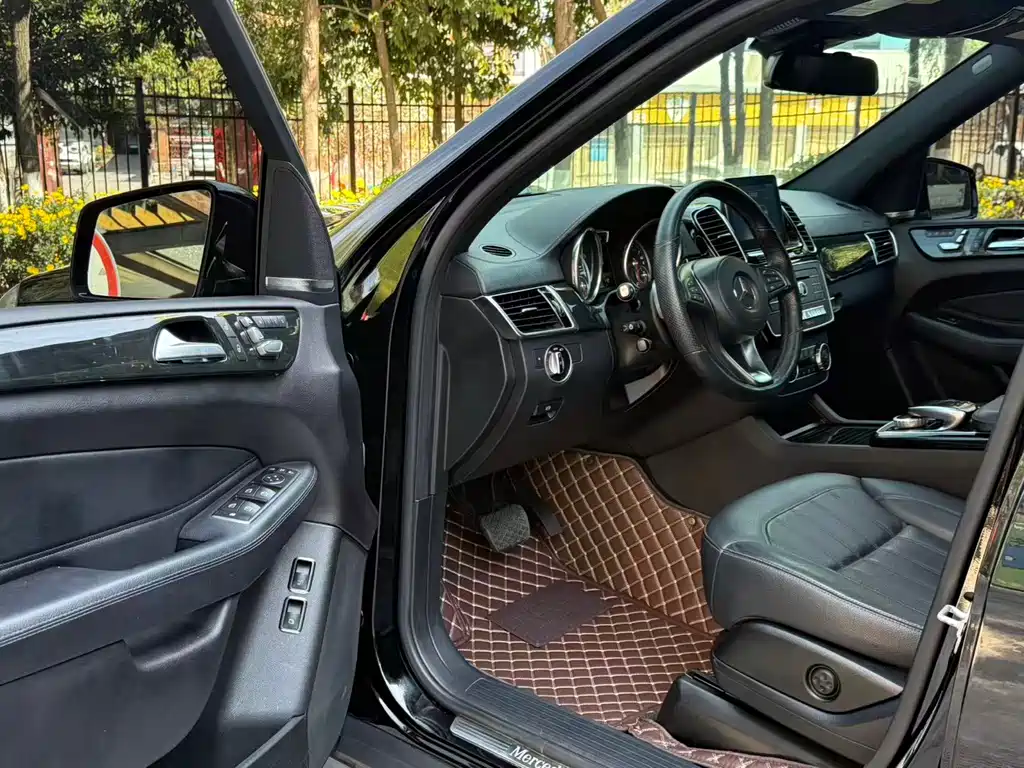 Mercedes-Benz GLS 2017 — фото 13