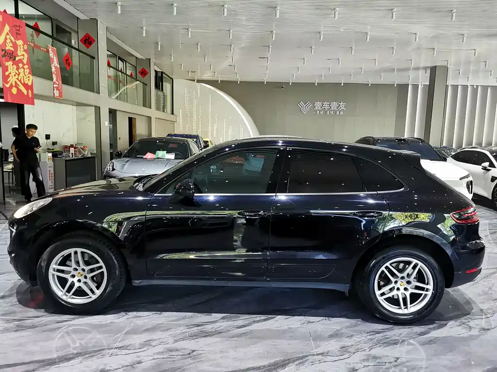 Porsche Macan 2016 — фото 28