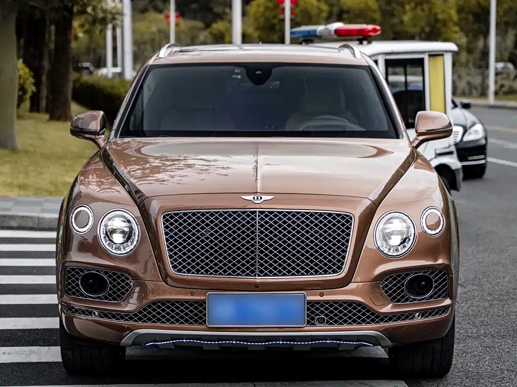 Bentley Bentayga 2018 — фото 2