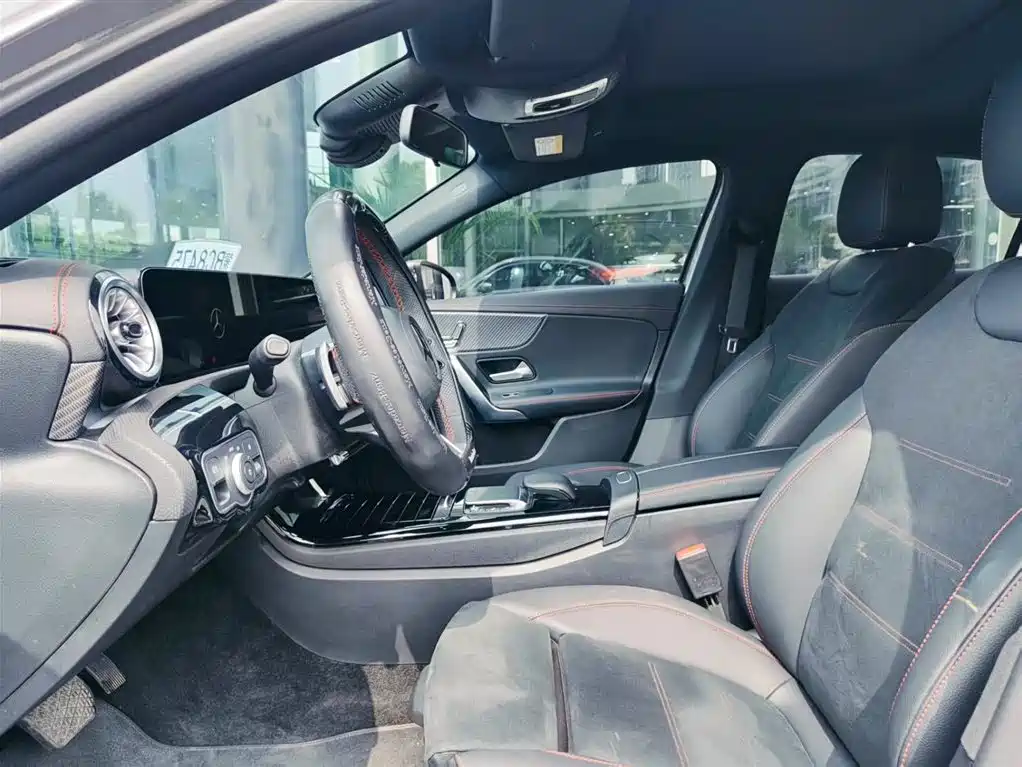Mercedes-Benz A-Class 2024 — фото 10