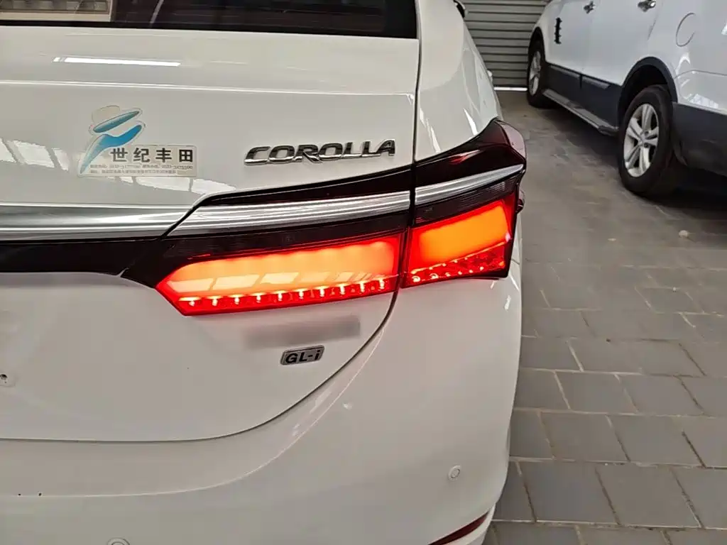 Toyota Corolla 2016 — фото 8