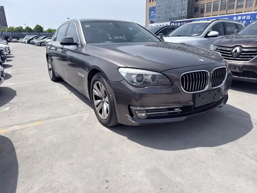 BMW 7 Series 2013 — фото 2