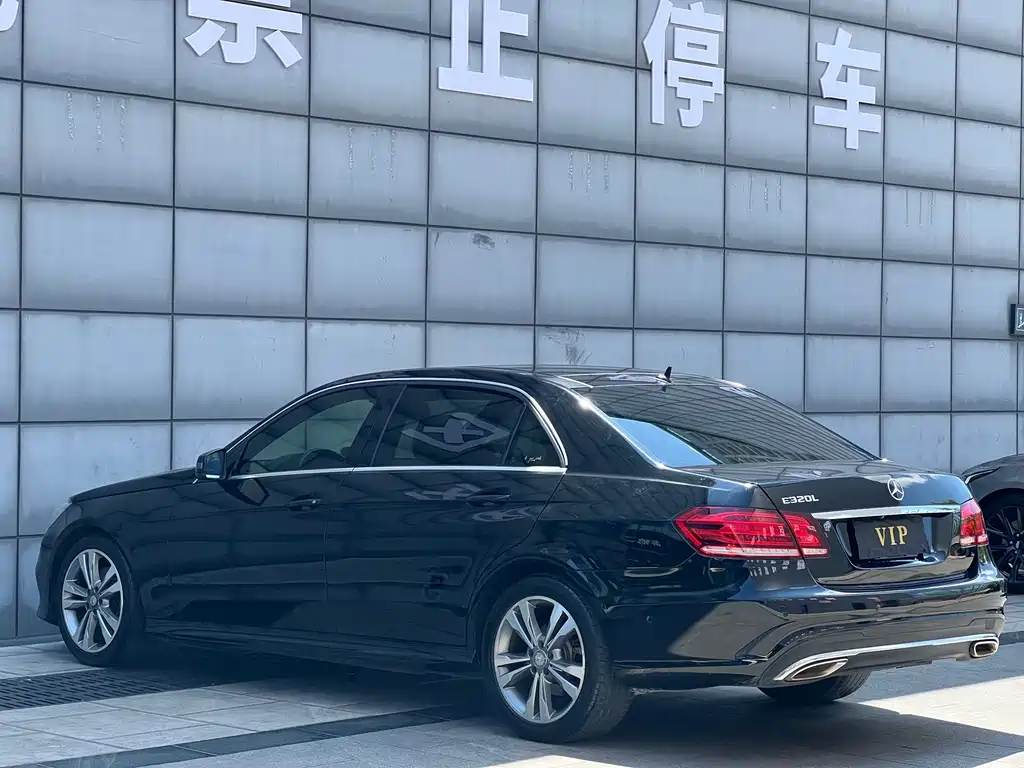 Mercedes-Benz E-Class 2015 — фото 12
