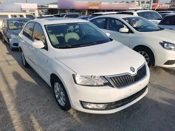Skoda Rapid 2015