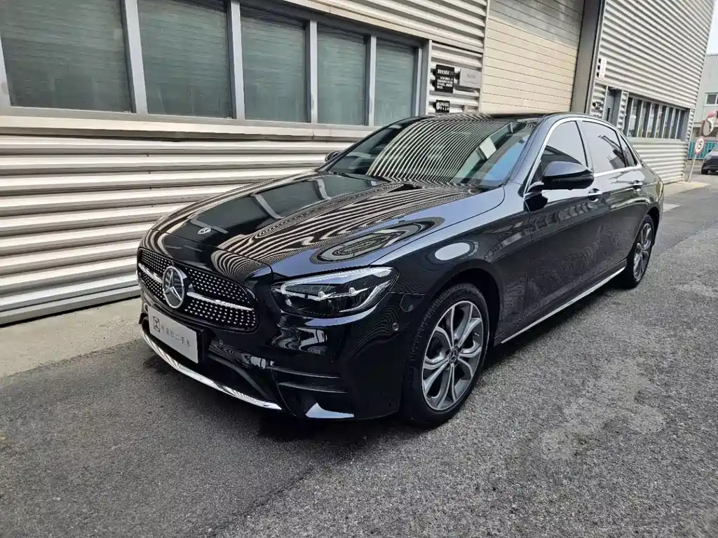 Mercedes-Benz E-Class 2023 — фото 1