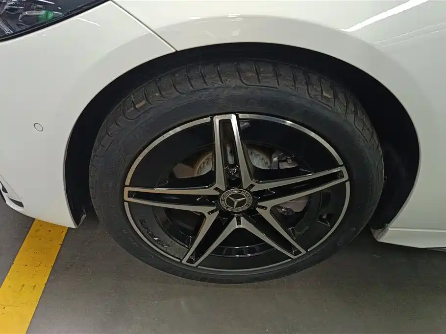 Mercedes-Benz C-Class 2024