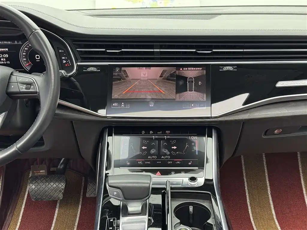 Audi Q8 2019 — фото 10
