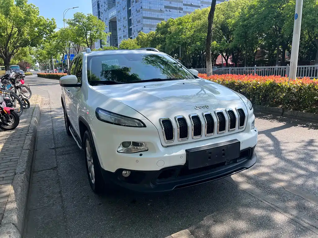 Jeep Cherokee 2014 — фото 3