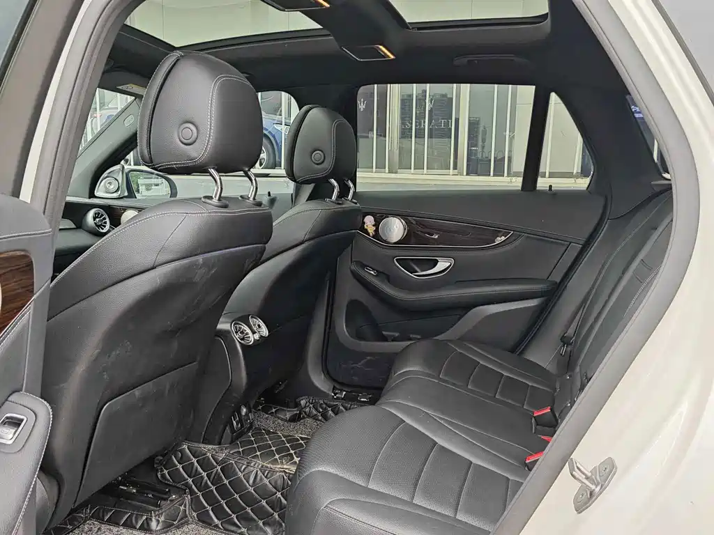 Mercedes-Benz GLC 2019 — фото 16