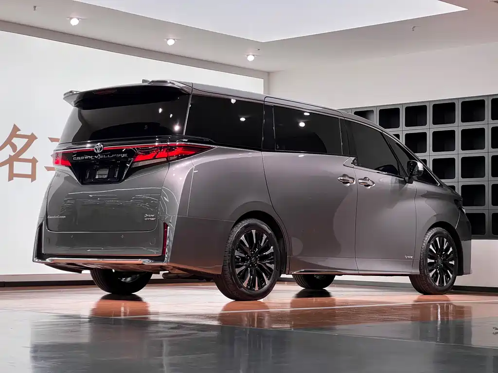 Toyota Vellfire 2025 — фото 7