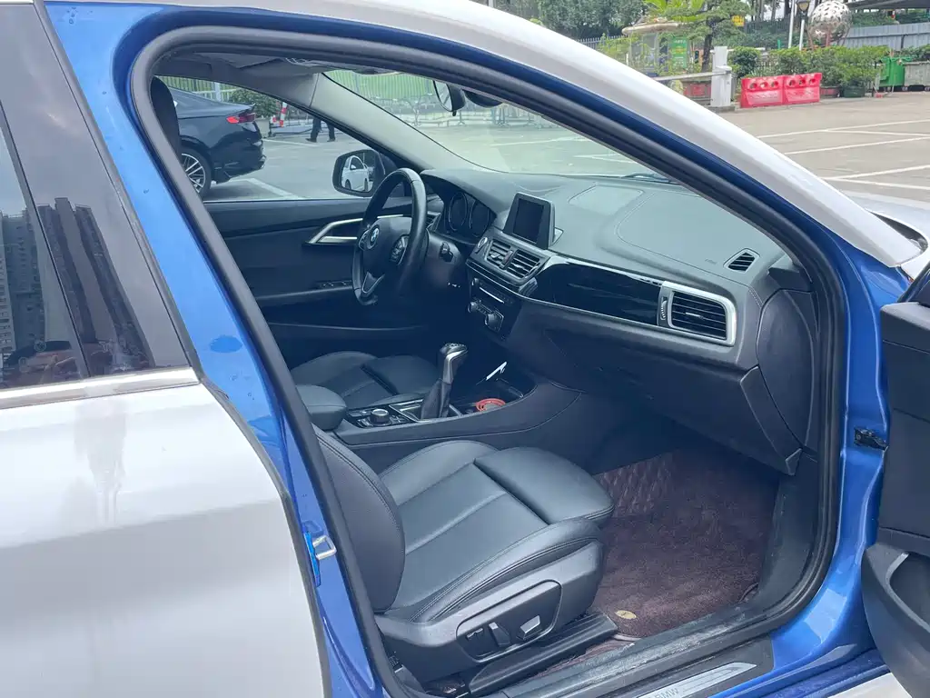 BMW 1 Series 2019 — фото 15