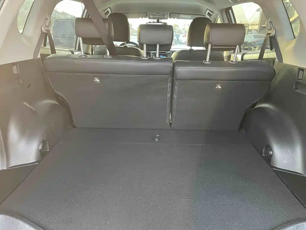 Toyota RAV4 2019 — фото 15