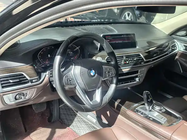 BMW 7 Series 2021