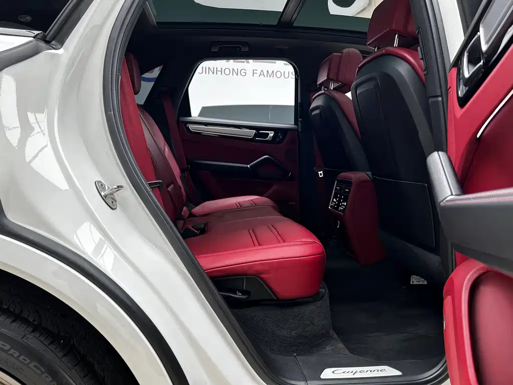 Porsche Cayenne Hybrid 2023 — фото 23