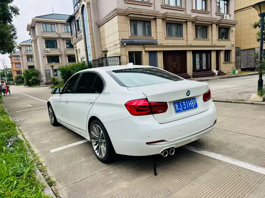 BMW 3 Series 2019 — фото 9