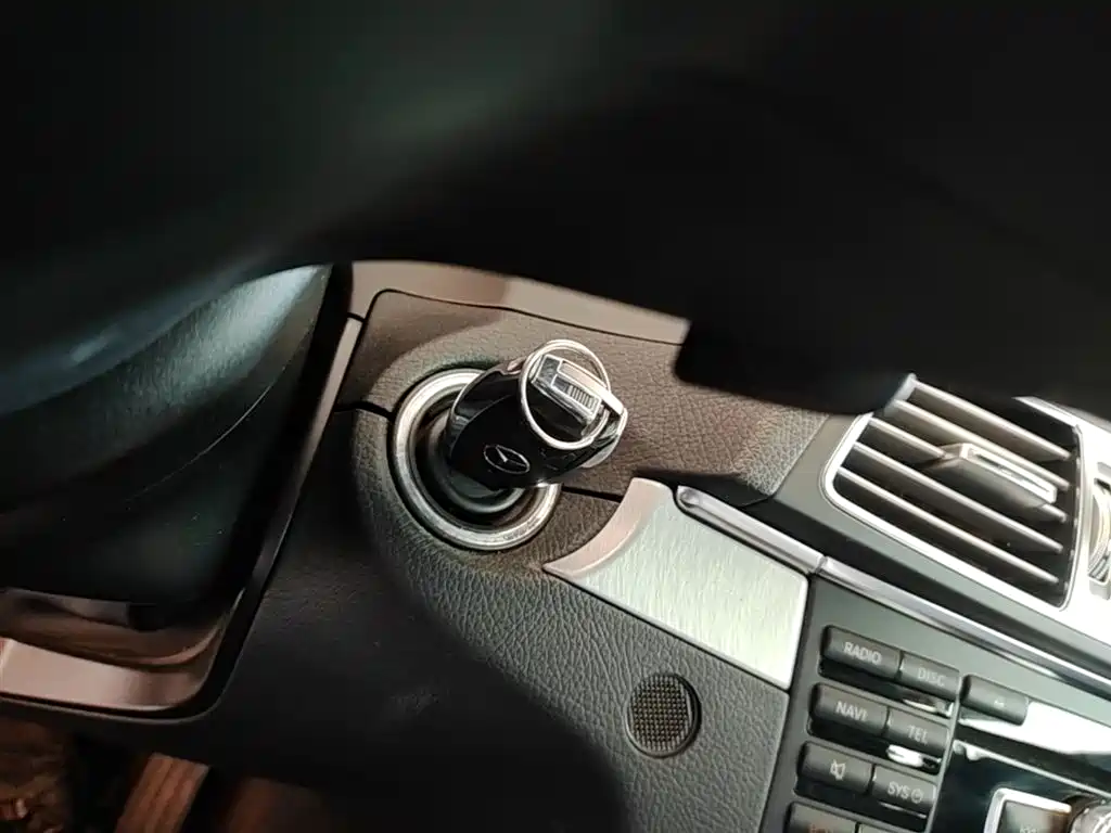 Mercedes-Benz E-Class 2014 — фото 9