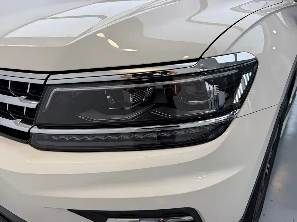 Volkswagen Tiguan L 2017 — фото 10