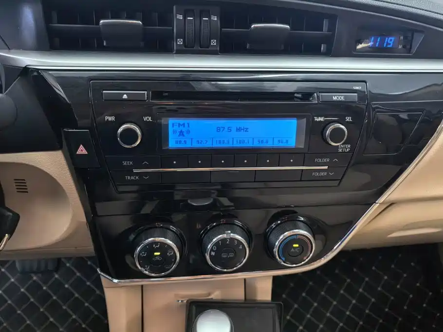 Toyota Corolla 2016 — фото 13