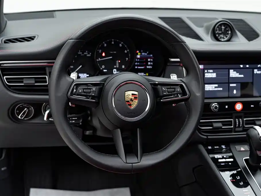 Porsche Macan 2023 — фото 11