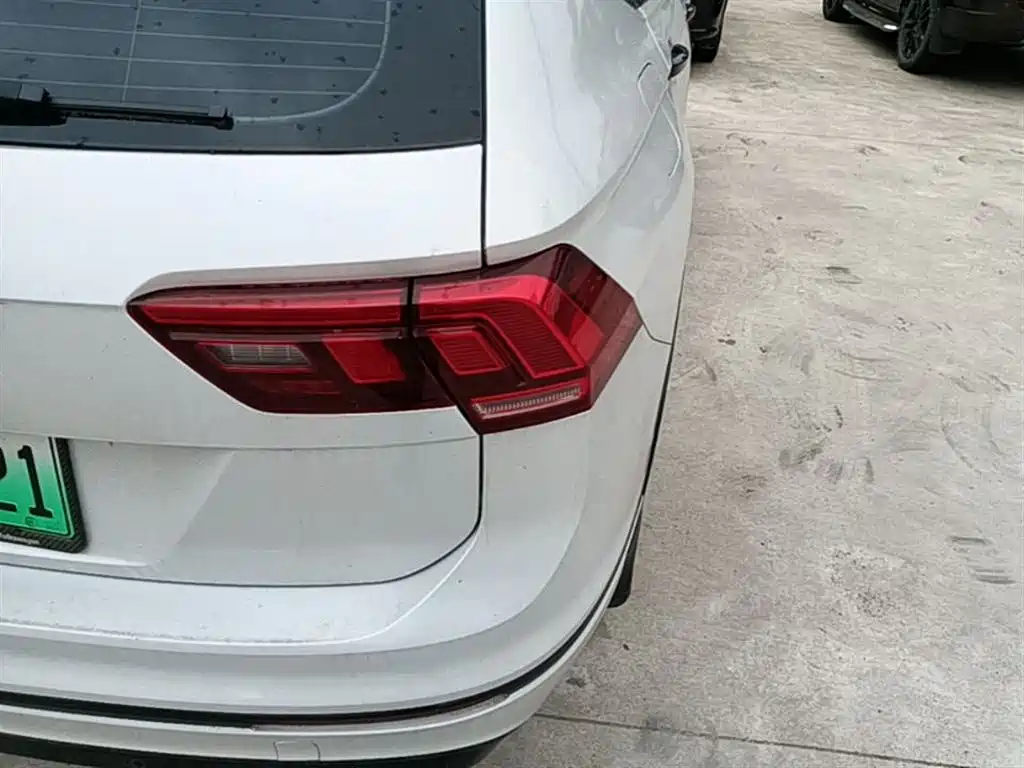 Volkswagen Tiguan L PHEV 2021 — фото 8