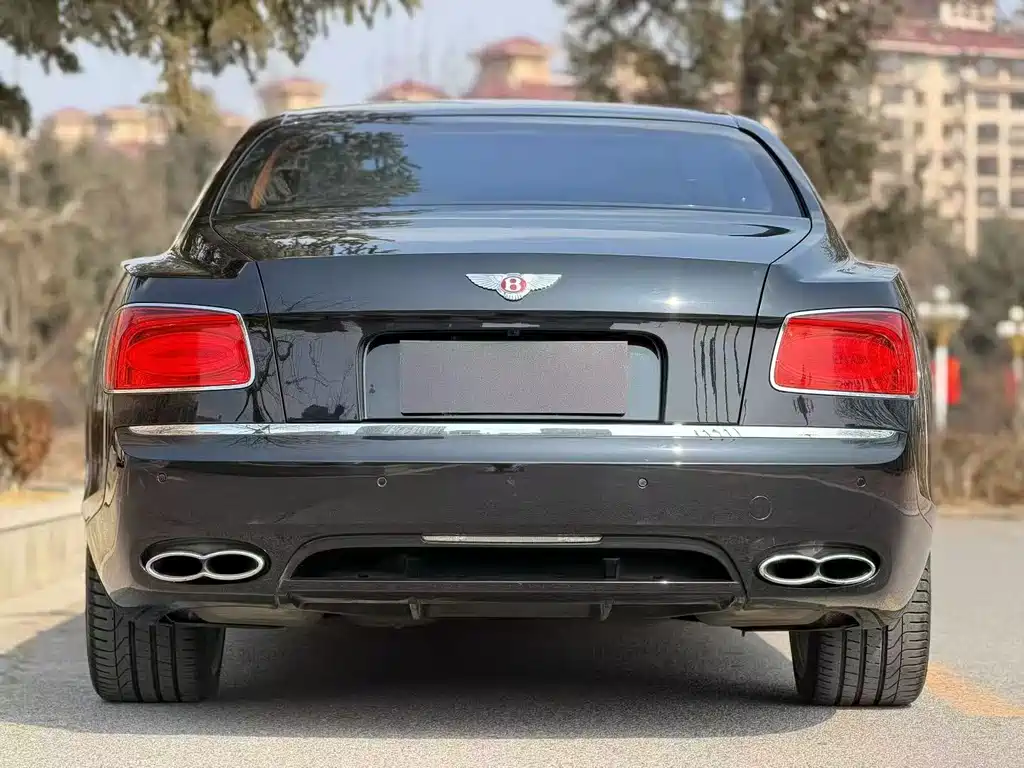 Bentley Flying Spur 2015 — фото 4