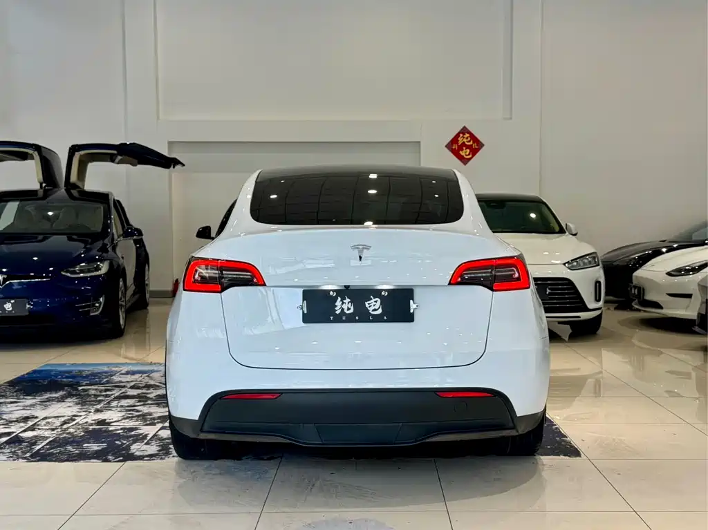 Tesla Model Y 2022 — фото 15