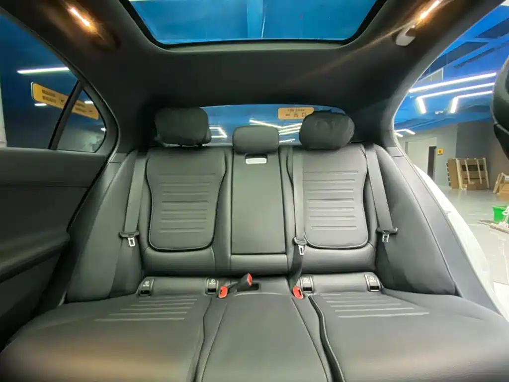 Mercedes-Benz C-Class 2024 — фото 23