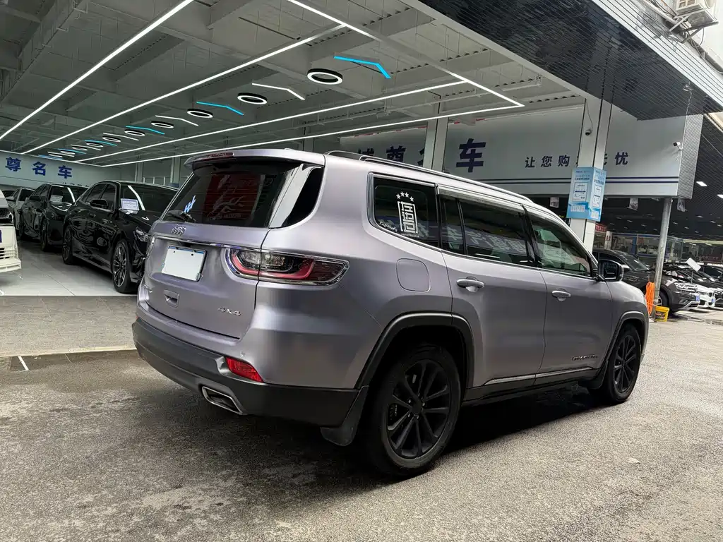 Jeep Commander 2019 — фото 20