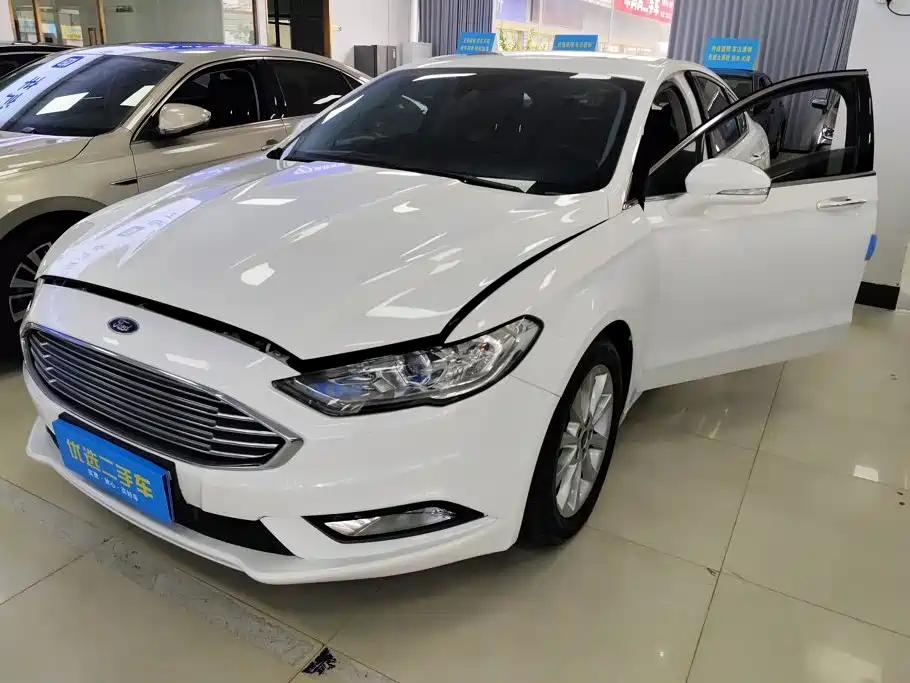 Ford Mondeo 2017 — фото 1
