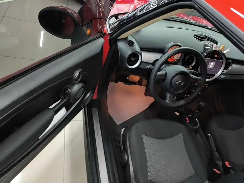 MINI Clubman 2015 — фото 16