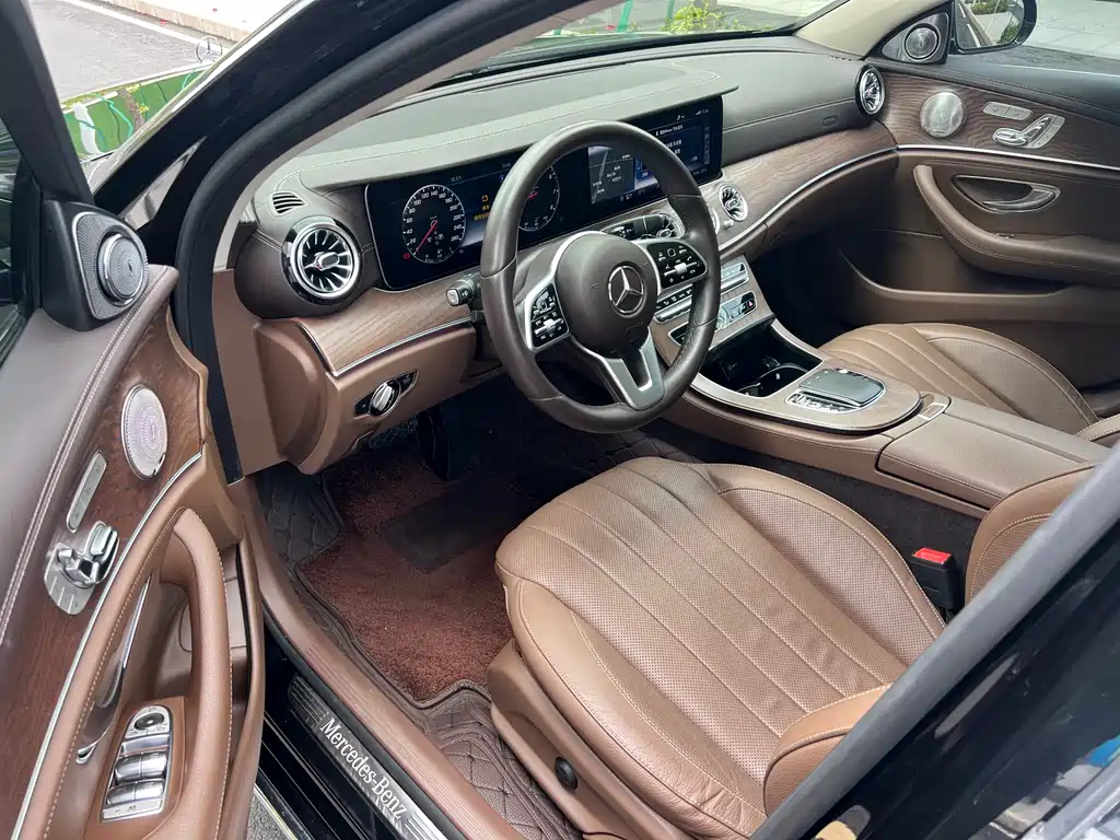 Mercedes-Benz E-Class 2020 — фото 10