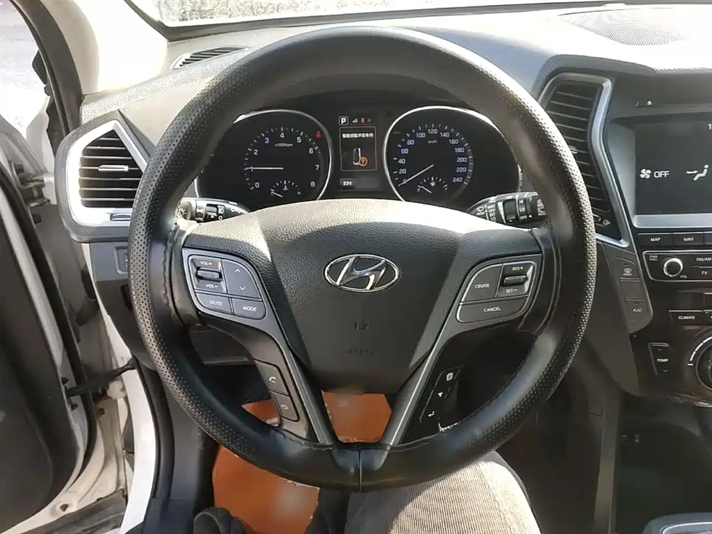 Hyundai Santa Fe 2018 — фото 11