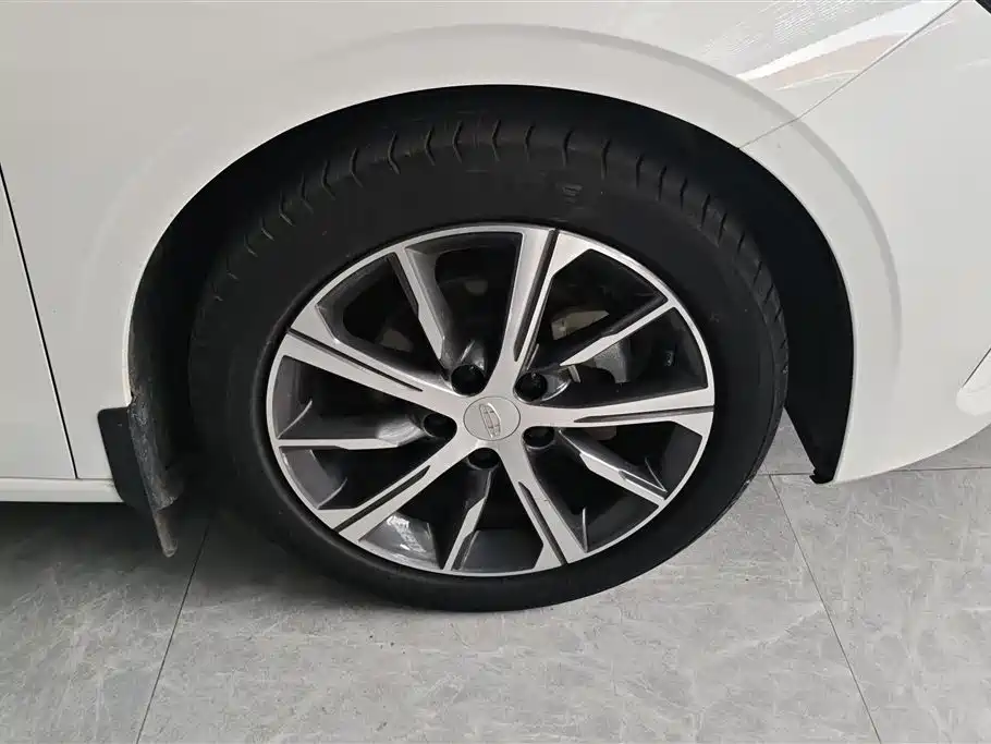 Geely Emgrand 2023