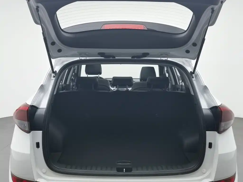 Hyundai Tucson 2018 — фото 16
