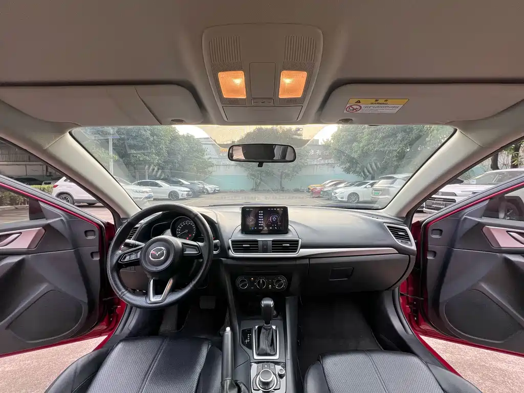 Mazda 3 Axela 2018 — фото 5
