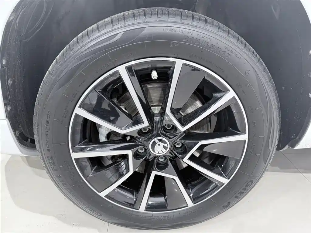 Skoda Karoq 2023 — фото 16