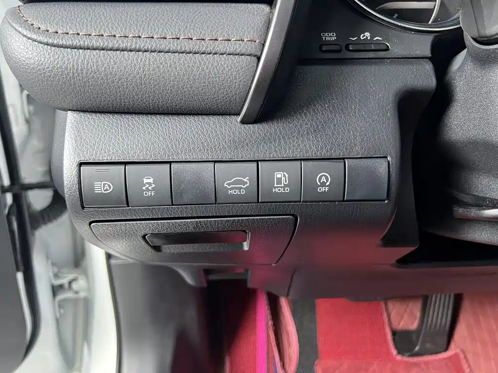 Toyota Camry 2021 — фото 17
