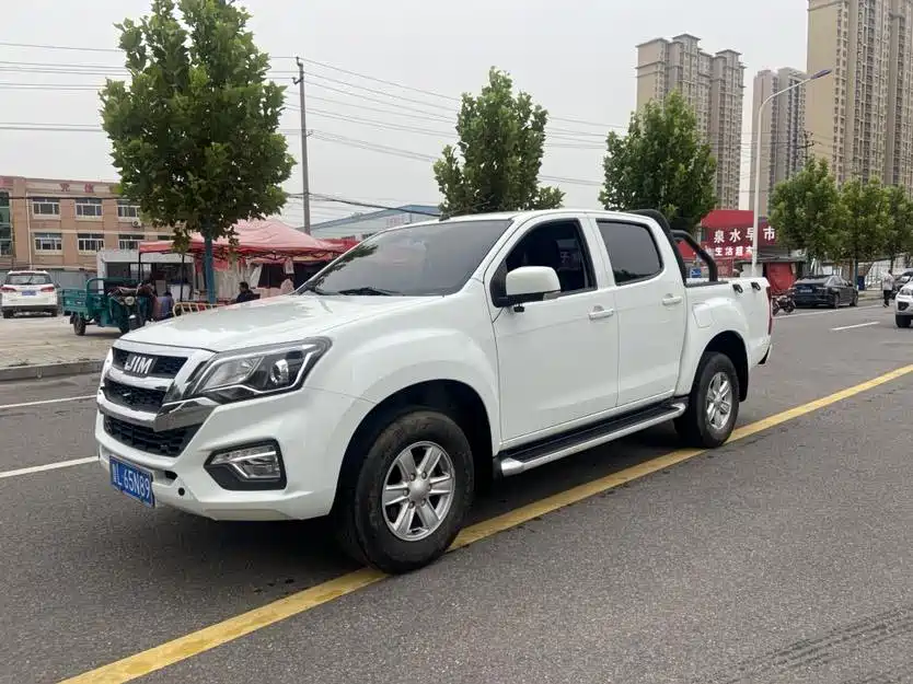 Isuzu RE-MAX 2023