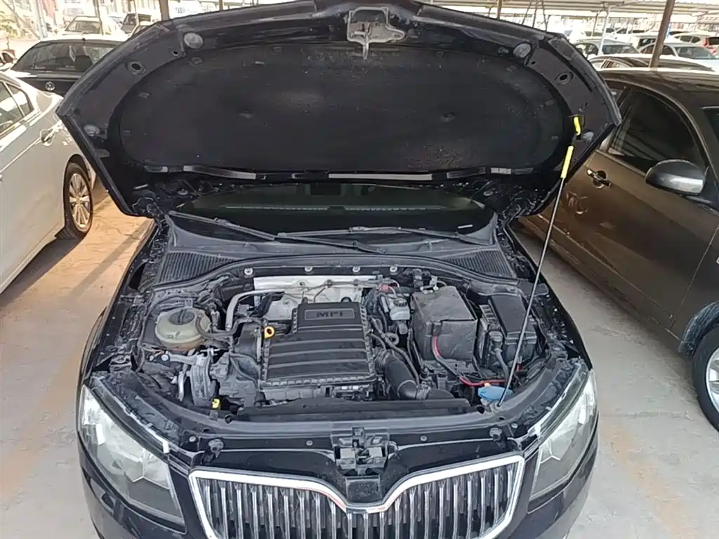 Skoda Octavia 2015 — фото 20